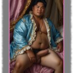 Asiatischer Mann, runder Bauch, breite Brust, seine Hand am massiven eisernem Zepter.