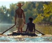 Zwei Twinks im Boot auf dem Fluss, freie Oberkörper. Zwei Twinks im Boot auf dem Fluss, freie Oberkörper.