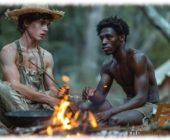 Zwei Twinks am Lagerfeuer sitzend in Gedanken versunken. Zwei Twinks am Lagerfeuer sitzend in Gedanken versunken.