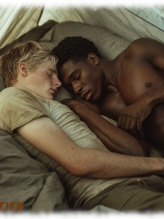 Zwei Twinks einander zugewandt schlafend im Zelt, Hand ruht an der sanften Ausprägung des anderen. Zwei Twinks einander zugewandt schlafend im Zelt, Hand ruht an der sanften Ausprägung des anderen.