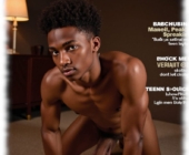 Magazin, Nephew: Dunkelhäutiger Twink auf allen Vieren, aufgerichteter Kelch der Lust sichtbar. Magazin, Nephew: Dunkelhäutiger Twink auf allen Vieren, aufgerichteter Kelch der Lust sichtbar.