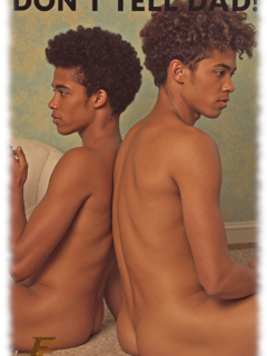 Magazin, Don´t tell Dad!: Zwei Twinks sitzen nackt Rücken an Rücken. Magazin, Don´t tell Dad!: Zwei Twinks sitzen nackt Rücken an Rücken.