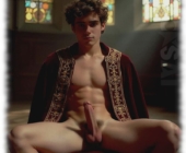 Junger Mann mit erhobenem Schaft und dicken Frühlingsnüssen, breitbeinig in Kirche sitzend. Junger Mann mit erhobenem Schaft und dicken Frühlingsnüssen, breitbeinig in Kirche sitzend.