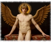 Nackter Engel, angelehnt, Flügel und Arme ausgebreitet zeigt seinen Funken des Eros. Nackter Engel, angelehnt, Flügel und Arme ausgebreitet zeigt seinen Funken des Eros.